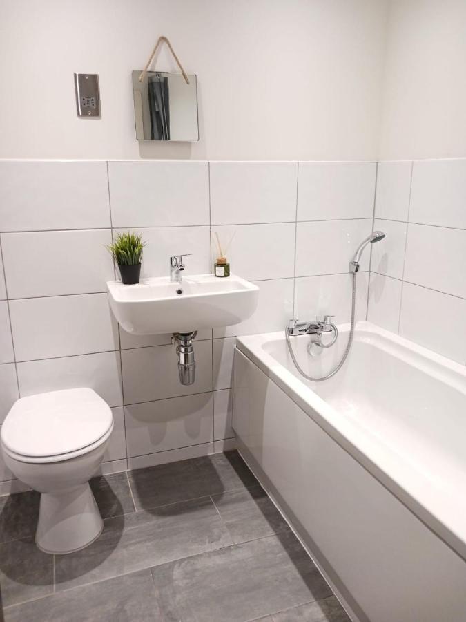 Bliss Apartments - Contractor 314 แบรดฟอร์ด ภายนอก รูปภาพ