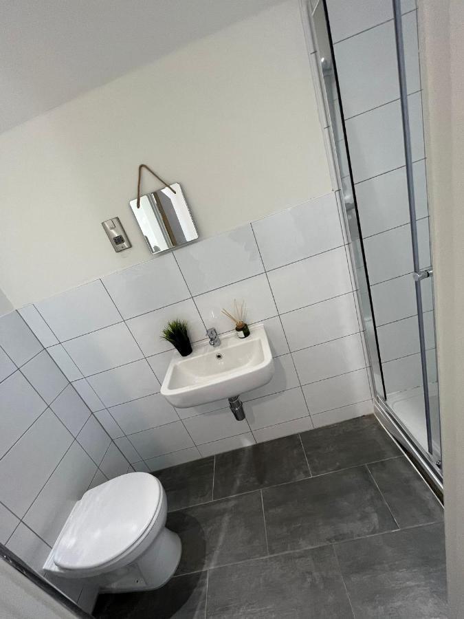 Bliss Apartments - Contractor 314 แบรดฟอร์ด ภายนอก รูปภาพ