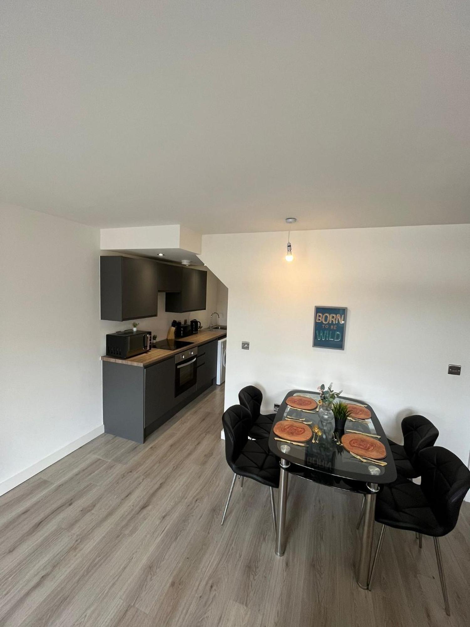 Bliss Apartments - Contractor 314 แบรดฟอร์ด ภายนอก รูปภาพ
